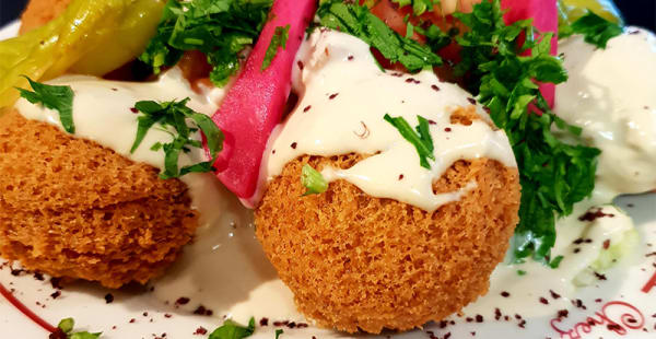 FALAFELS, beignets à base de légumes secs & 'Tahina' - Chez Marc, Paris