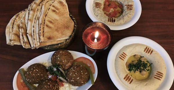 Falafel, hommos, moutabal - L'escale du Liban, Paris