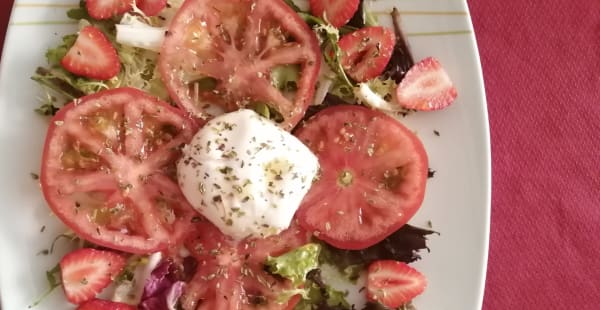 Ensalada de tomate y burrata  - Llesqueria Matagana, Hospitalet de Llobregat