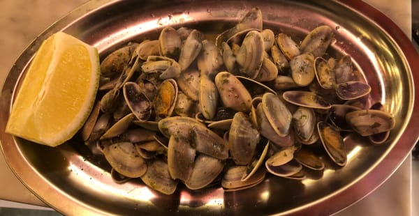 Tallarines a la plancha con ajo y perejil - Palomino, Barcelona