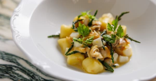 GNOCCHI DI PATATE, MOLLUSCHI E ASPARAGI DI MARE - San Baylon Restaurant, Roma