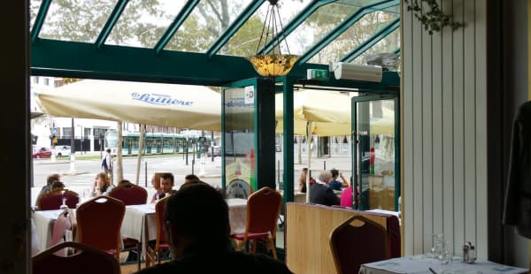 Vue de la terrasse - La Villa Eva, Paris