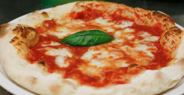 Pizzeria La Margherita Pizza Siciliana senza acciughe Reviews