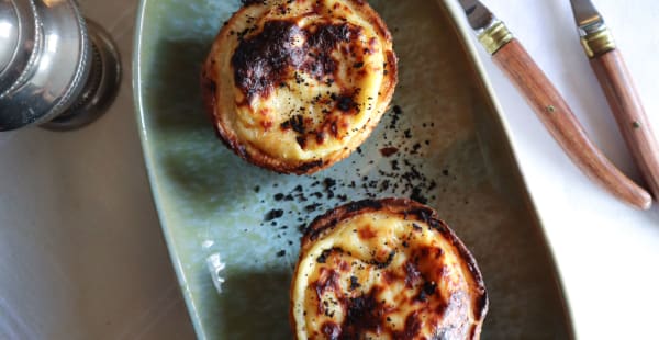 Pastel de Nata de Bacalhau - Belém 2 a 8, Lisboa