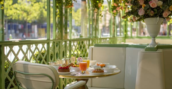 Ladurée Paris Champs-Elysées, Paris