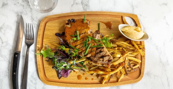 Côte de veau du Limousin, sauce poivrade, frites maison, Bissac, Damien Boudier - Bissac, Paris