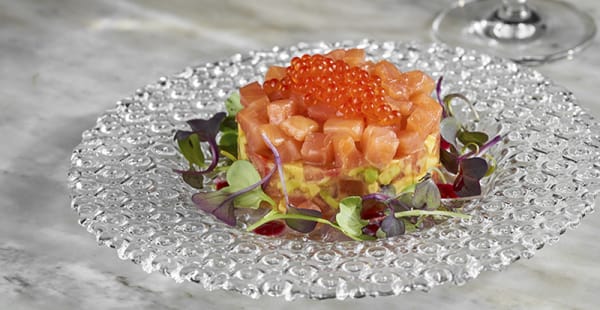 Tartar de salmón marinado - Le Bouchon , Barcelona