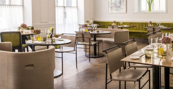 Hôtel Restaurant le Central-Chateaurenard Updated 2023 Room Price-Reviews &  Deals