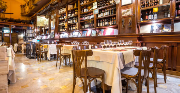 Enoteca e taverna Capranica, Roma