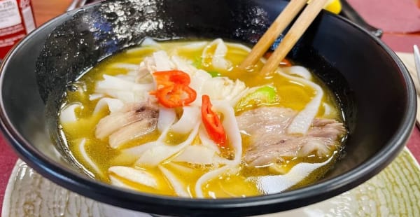 Sopa Vietnamita de ternera - NEM NEM - Auténtico Sabor Vietnamita, Madrid