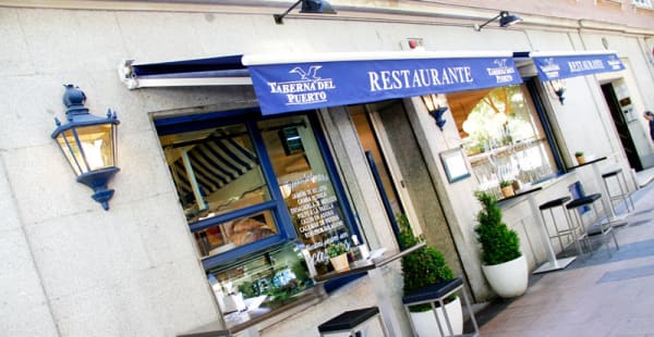 Fachada - Taberna del Puerto - Diego de León, Madrid