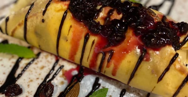 Crepe caseiro com gelado  - Castro Restaurante, Lisboa