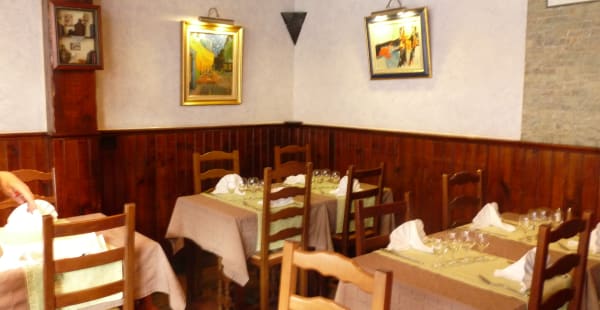 Salle du restaurant - Le Petit Tonneau, Issy-les-Moulineaux