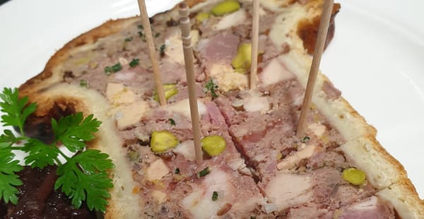 Pâté en croûte - Auberge Pyrénées Cévennes, Paris