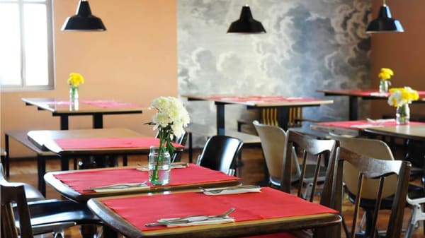 detalhe do quarto - Vícios de Mesa - Maus Hábitos, Porto