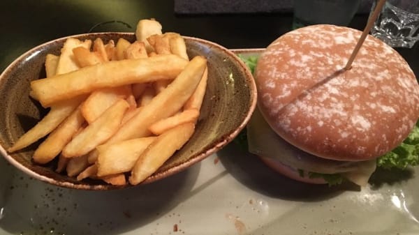 hans im gluck burgergrill bar stuttgart marienstrasse in stuttgart restaurant reviews menu and prices thefork