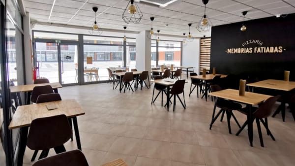 Vista da sala - Pizzaria Memórias Fatiadas, Carnaxide