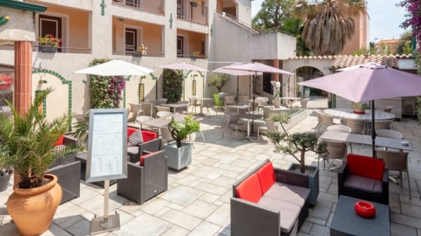 centre de rencontre patio