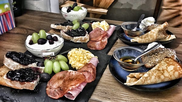 Chat Lounge In Clermont Ferrand Restaurant Reviews Menus And Prices Thefork