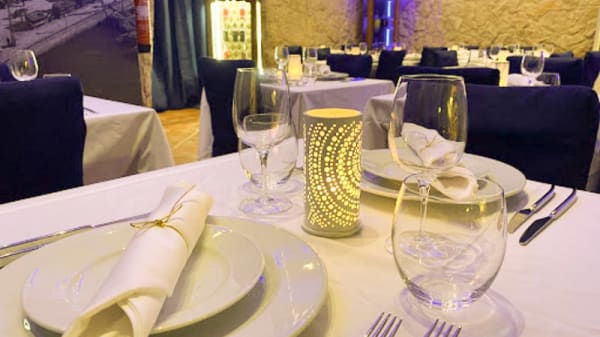 Vista do interior - Shiraz-Restaurants Faro, Faro