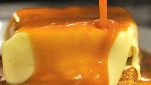 Capa no Rio by Capa Negra, Porto