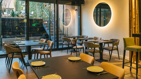 Sala - Capim Dourado, Porto