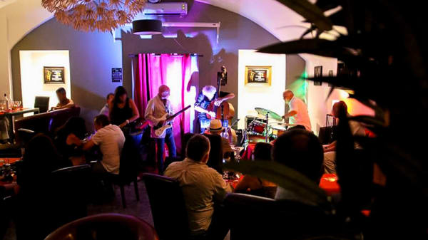 Le Perroquet Bleu In Marseille Restaurant Reviews Menu And Prices Thefork