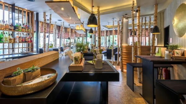 hans im gluck burgergrill bar koln lindenthal in cologne restaurant reviews menu and prices thefork