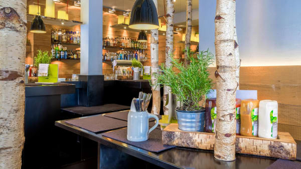 hans im gluck burgergrill bar koln lindenthal in cologne restaurant reviews menu and prices thefork