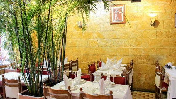 Salle - L'Iliade, Parijs