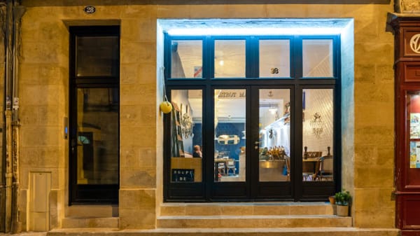 Toinou Oyster Bar In Bordeaux Restaurant Reviews Menu And Prices Thefork