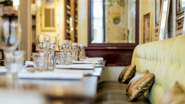 Le Petit Retro In Paris Restaurant Reviews Menu And Prices Thefork