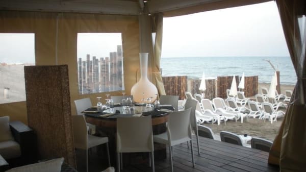 Farniente Plage In Saintes Maries De La Mer Restaurant Reviews Menu And Prices Thefork