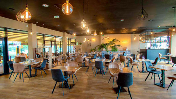 Le 123 Hotel Du Chateau In Lagord Restaurant Reviews Menu And Prices Thefork