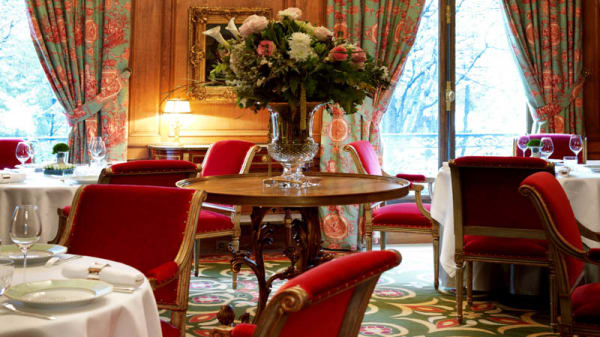 Le Clarence In Paris Restaurant Reviews Menu And Prices Thefork