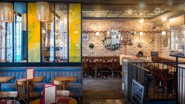 Restaurant Le Saint Cyr A Paris Menu Avis Prix Et Reservation