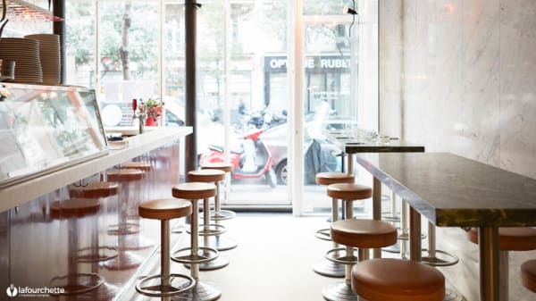 Le Dauphin In Paris Restaurant Reviews Menu And Prices Thefork