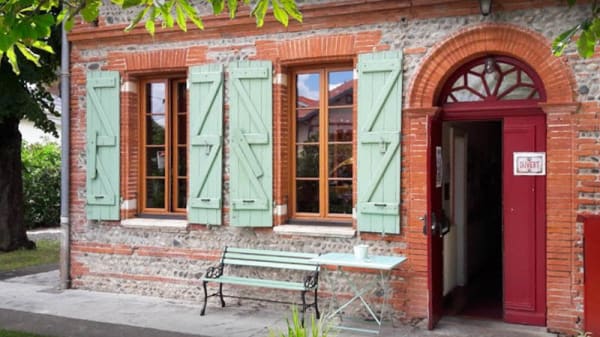 Cafe Culturel Restaurant Folles Saisons In Toulouse Restaurant Reviews Menu And Prices Thefork