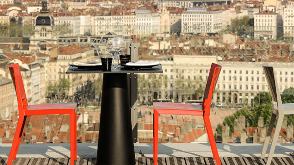 Le Rooftop Tetedoie In Lyon 5e Arrondissement Restaurant Reviews Menus And Prices Thefork