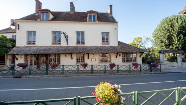 La Toque Blanche In Les Mesnuls Restaurant Reviews Menu And Prices Thefork