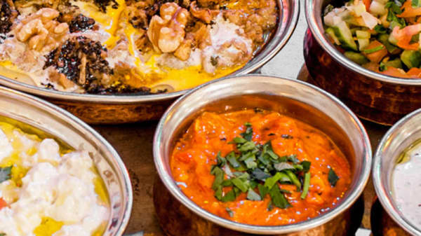 Diwan I Stockholm Restaurangens Meny Oppettider Bokning Recensioner Samt Priser