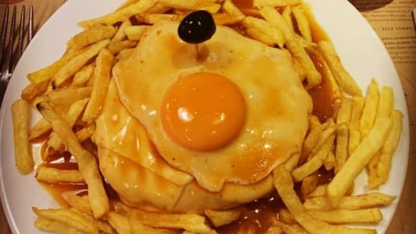 Capa na Baixa, Porto