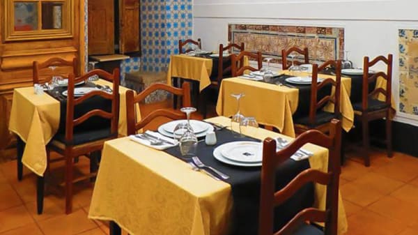 sala - Dom Rodri, Cruz Quebrada