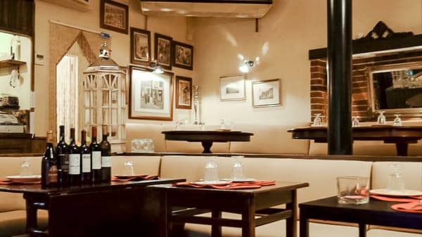 Sala - Madragoa Vinhos e Petiscos, Lissabon