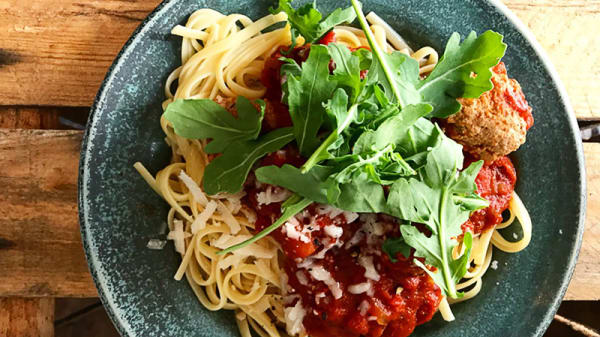 Studio Hpksm I Goteborg Restaurangens Meny Oppettider Bokning Recensioner Samt Priser