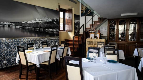 Vue de la salle - Trovador, Coimbra