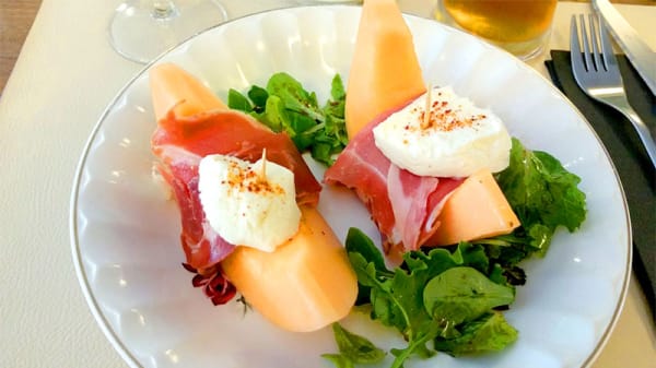 L Hirondelle In Saint Jean De Luz Restaurant Reviews Menu And Prices Thefork