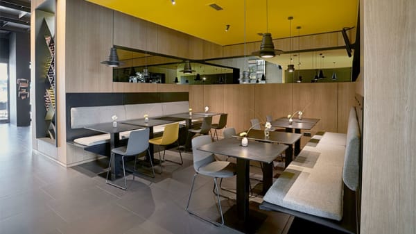 mini bar in bilbo restaurant reviews