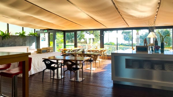 Garden View Restaurant Holiday Inn Cannes In Cannes Restaurant Reviews Menu And Prices Thefork