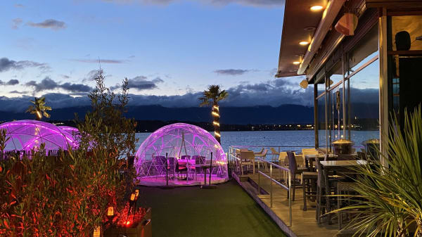 yacht club geneve restaurant